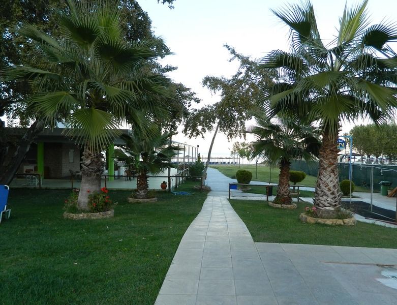 Sun Beach Hotel Platamonas Bagian luar foto